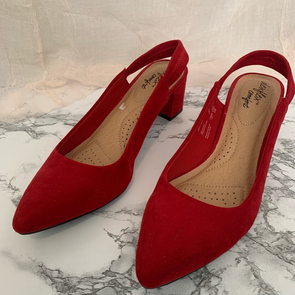 De flex comfort faux suede size 7 1/2 red slingback